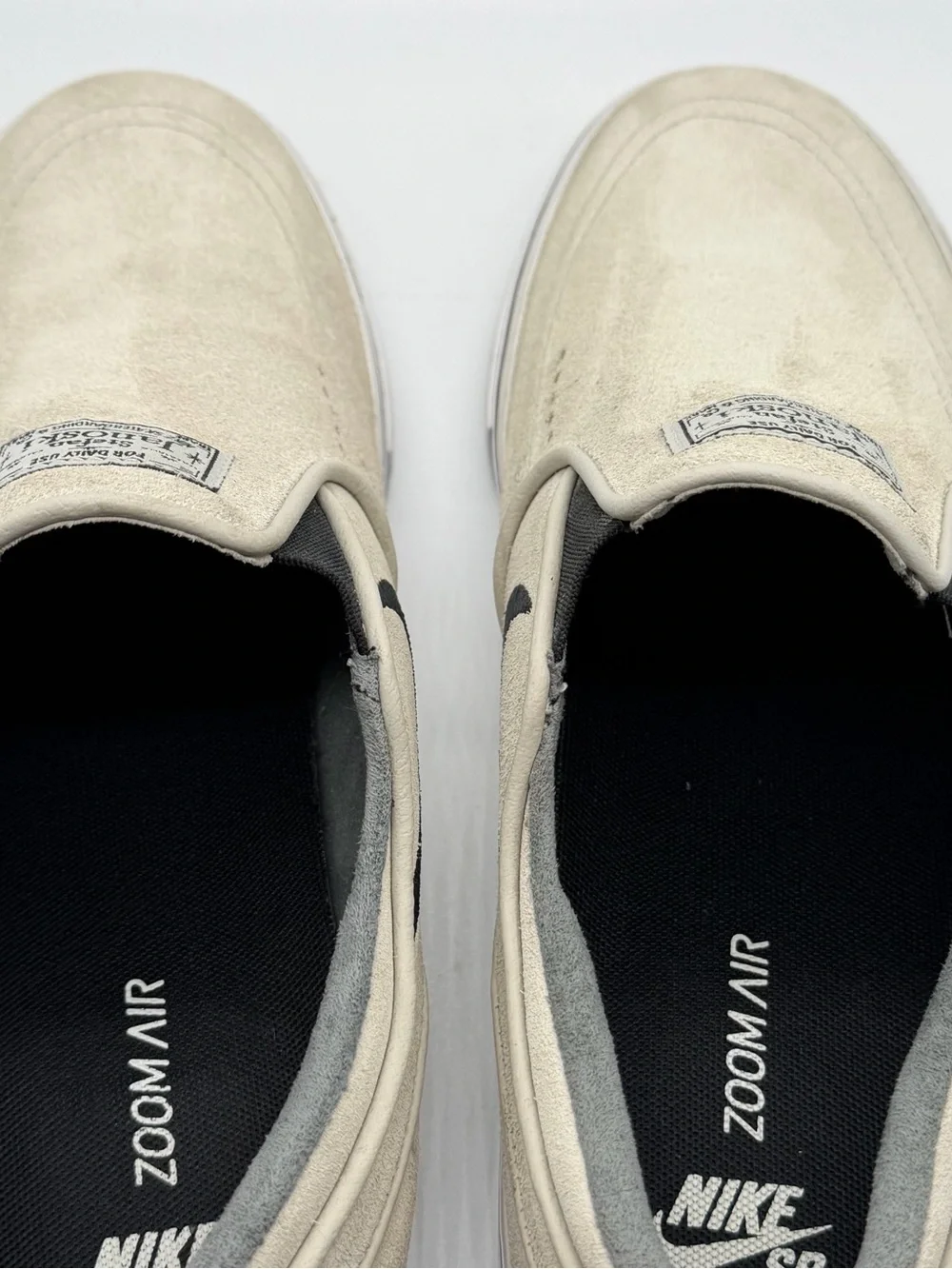 Nike SB Janoski+ Slip On Suede Skate Shoes White Black 10.5